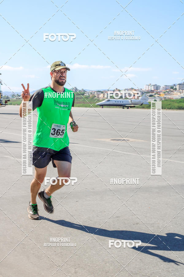 Buy your photos of the eventCorrida Hangar 942 on Fotop