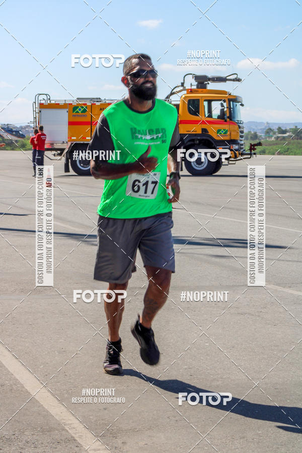 Buy your photos of the eventCorrida Hangar 942 on Fotop