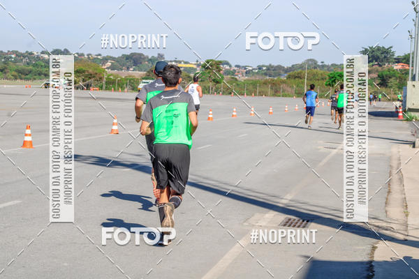 Buy your photos of the eventCorrida Hangar 942 on Fotop