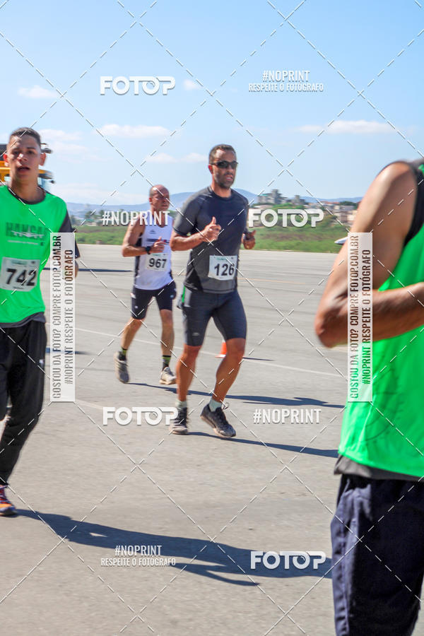 Buy your photos of the eventCorrida Hangar 942 on Fotop