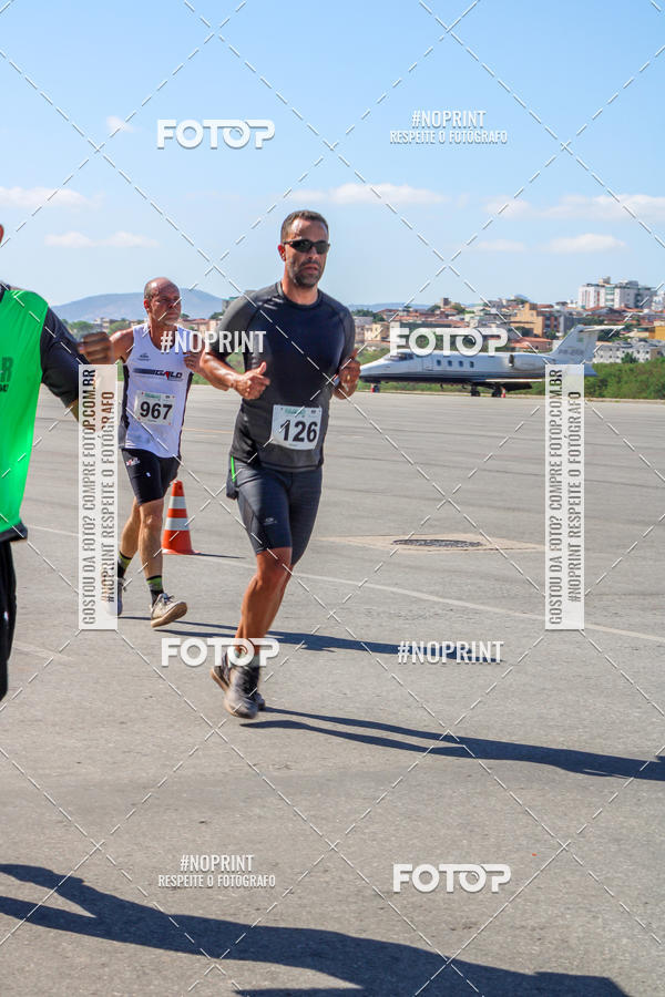 Buy your photos of the eventCorrida Hangar 942 on Fotop