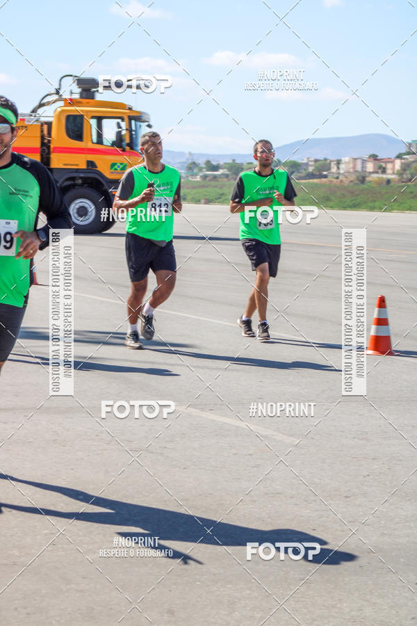 Buy your photos of the eventCorrida Hangar 942 on Fotop