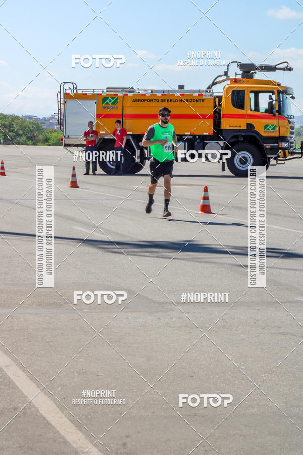 Achetez vos photos de l'vnementCorrida Hangar 942 sur Fotop
