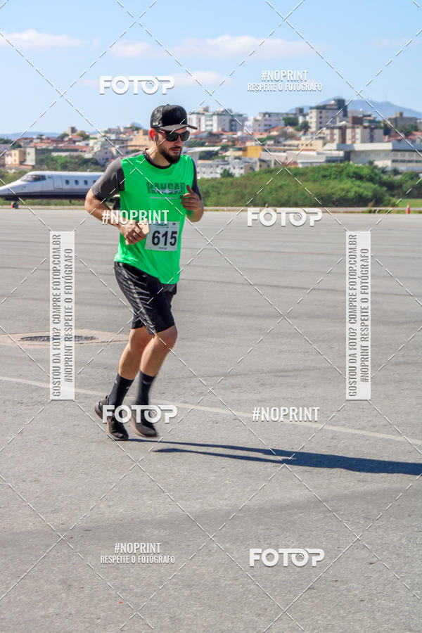 Achetez vos photos de l'vnementCorrida Hangar 942 sur Fotop
