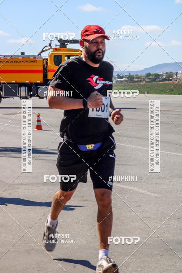 Achetez vos photos de l'vnementCorrida Hangar 942 sur Fotop