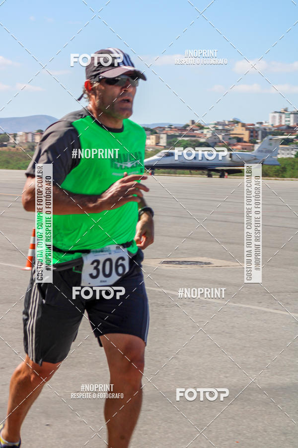Achetez vos photos de l'vnementCorrida Hangar 942 sur Fotop