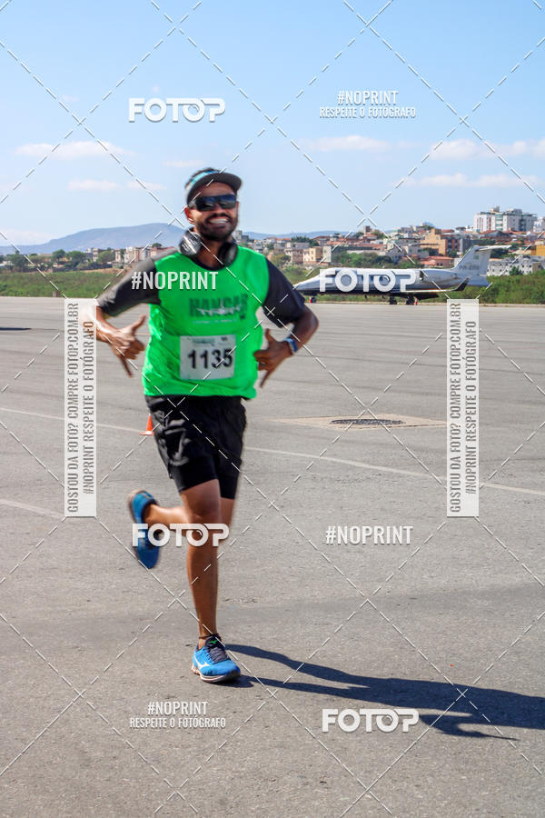 Achetez vos photos de l'vnementCorrida Hangar 942 sur Fotop