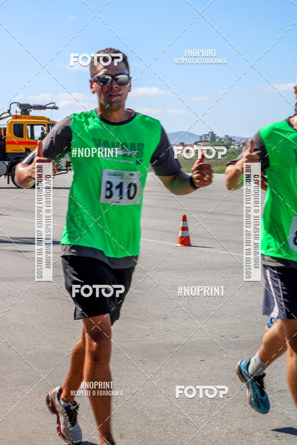 Achetez vos photos de l'vnementCorrida Hangar 942 sur Fotop