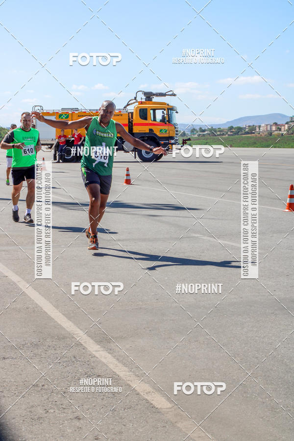 Achetez vos photos de l'vnementCorrida Hangar 942 sur Fotop