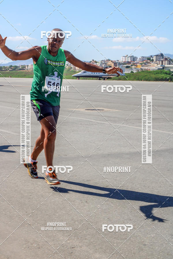 Achetez vos photos de l'vnementCorrida Hangar 942 sur Fotop