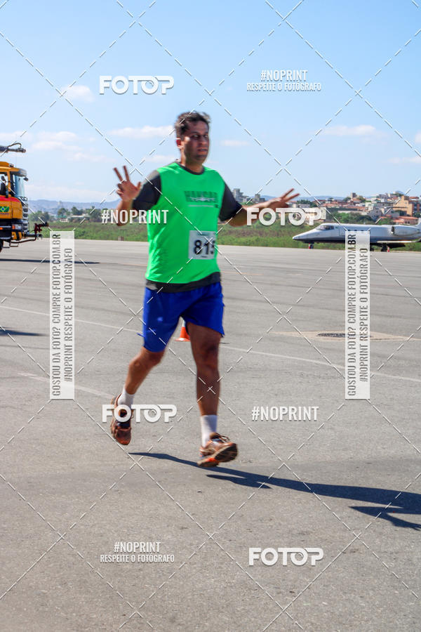 Achetez vos photos de l'vnementCorrida Hangar 942 sur Fotop