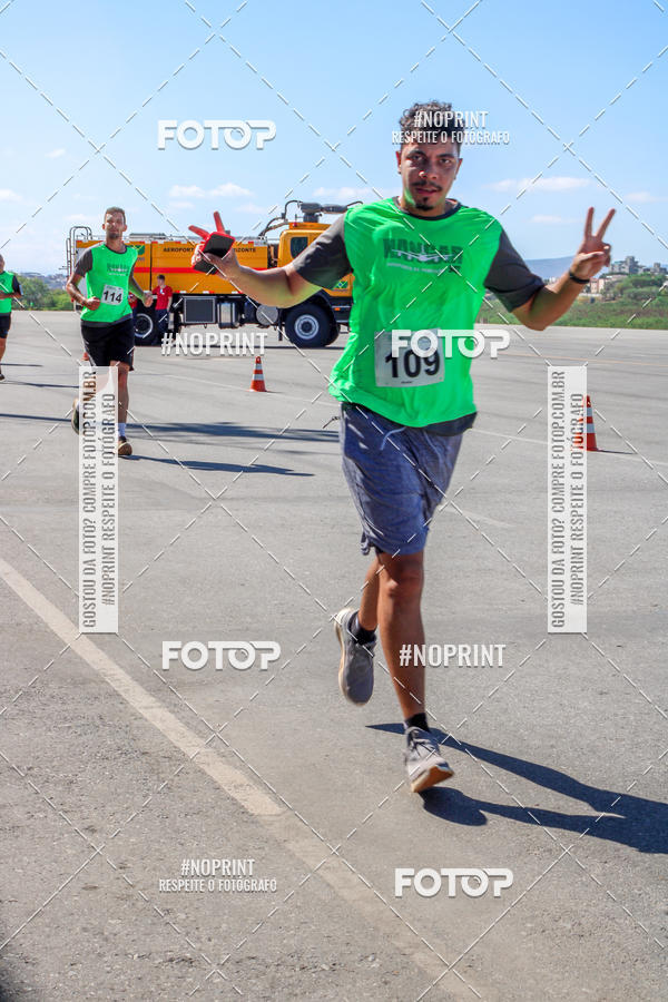 Buy your photos of the eventCorrida Hangar 942 on Fotop