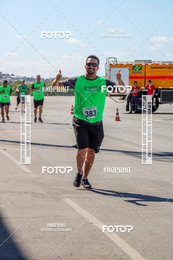 Achetez vos photos de l'vnementCorrida Hangar 942 sur Fotop