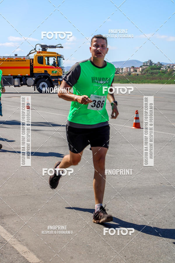 Achetez vos photos de l'vnementCorrida Hangar 942 sur Fotop