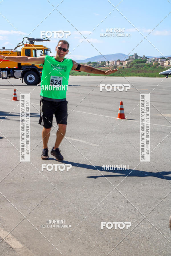 Achetez vos photos de l'vnementCorrida Hangar 942 sur Fotop