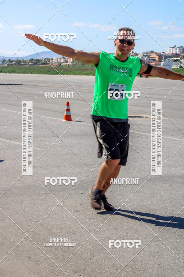 Achetez vos photos de l'vnementCorrida Hangar 942 sur Fotop