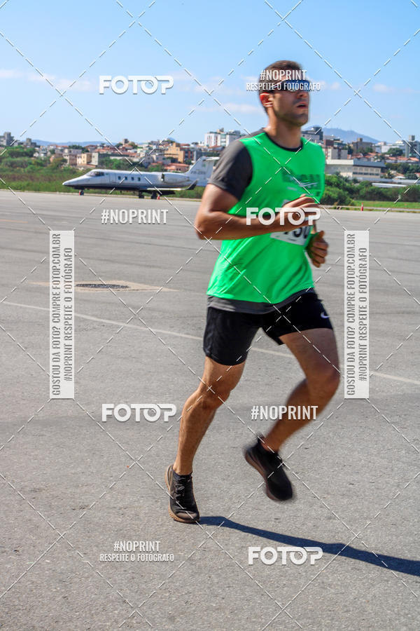 Achetez vos photos de l'vnementCorrida Hangar 942 sur Fotop