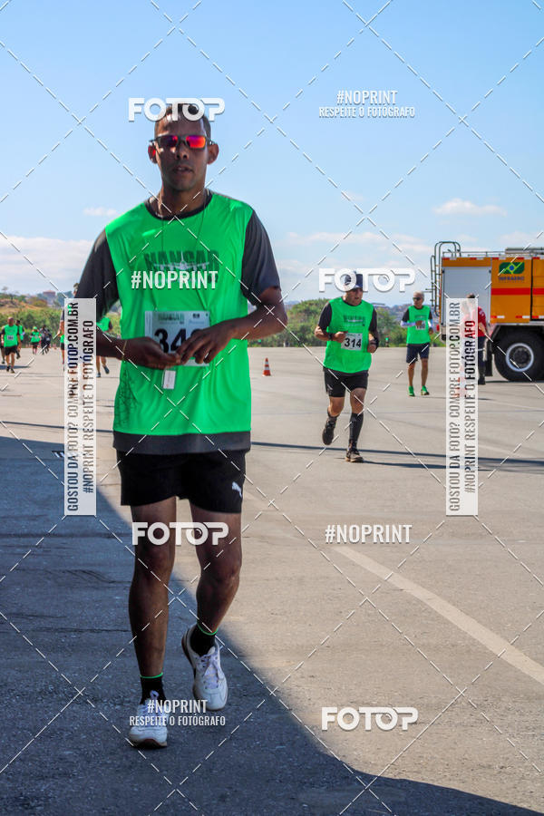 Compra tus fotos del eventoCorrida Hangar 942 En Fotop