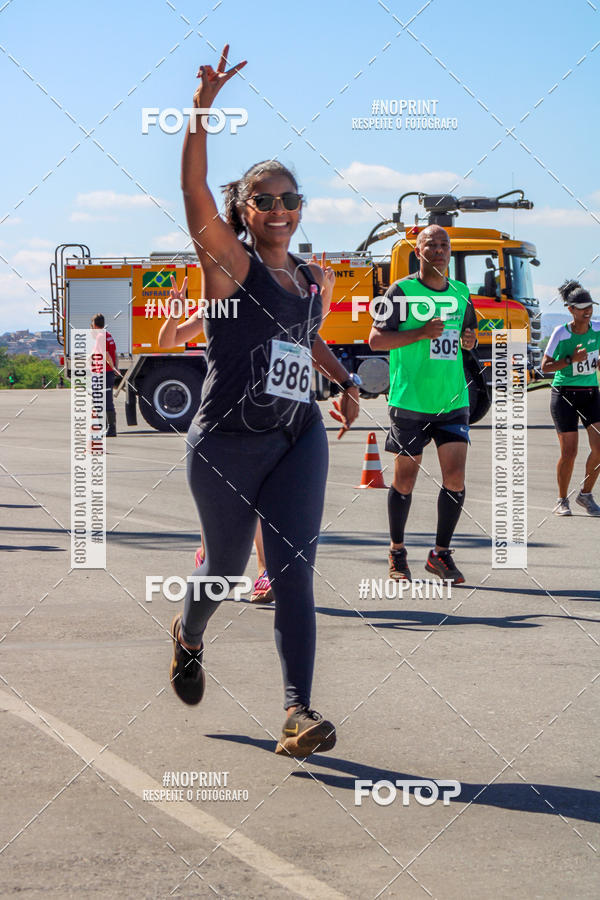 Buy your photos of the eventCorrida Hangar 942 on Fotop