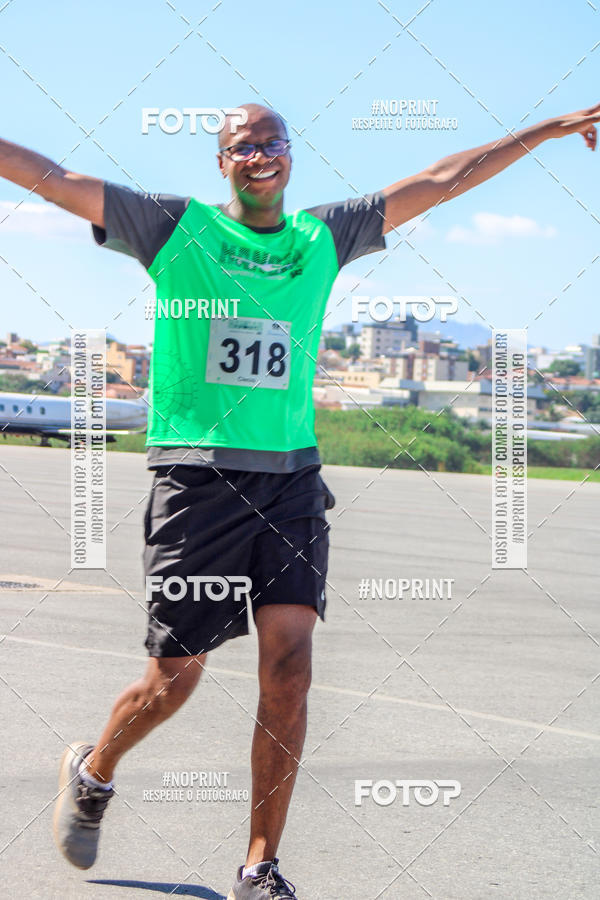 Buy your photos of the eventCorrida Hangar 942 on Fotop
