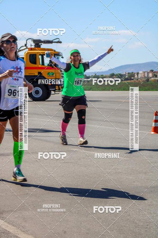 Buy your photos of the eventCorrida Hangar 942 on Fotop