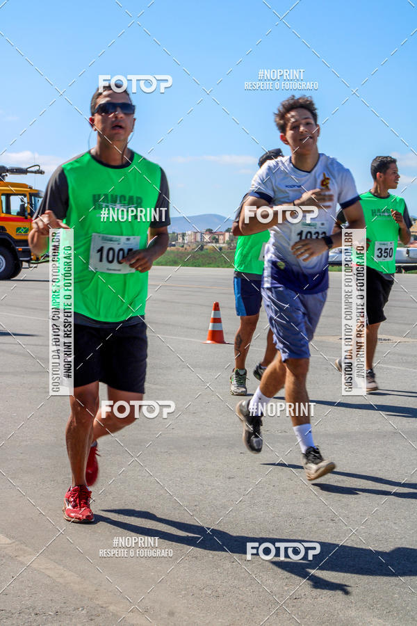 Compra tus fotos del eventoCorrida Hangar 942 En Fotop