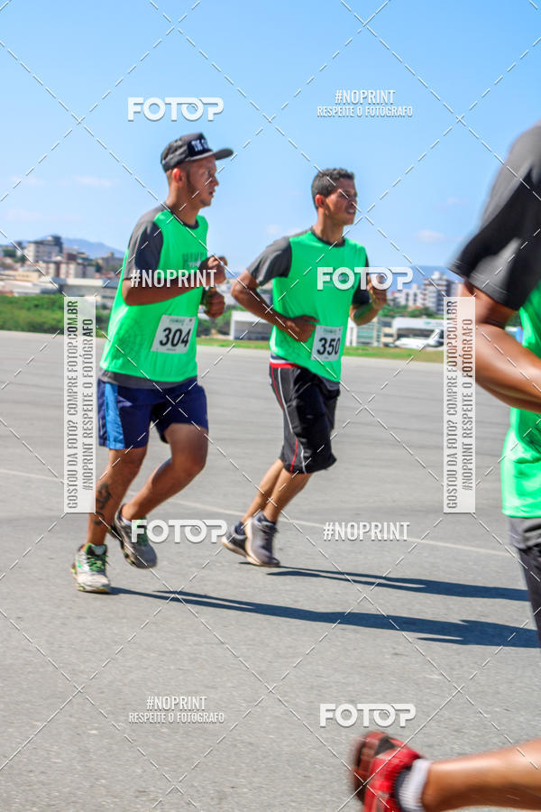 Compra tus fotos del eventoCorrida Hangar 942 En Fotop