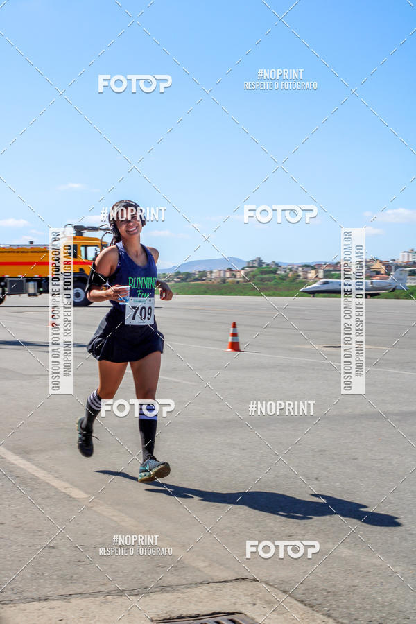 Compra tus fotos del eventoCorrida Hangar 942 En Fotop