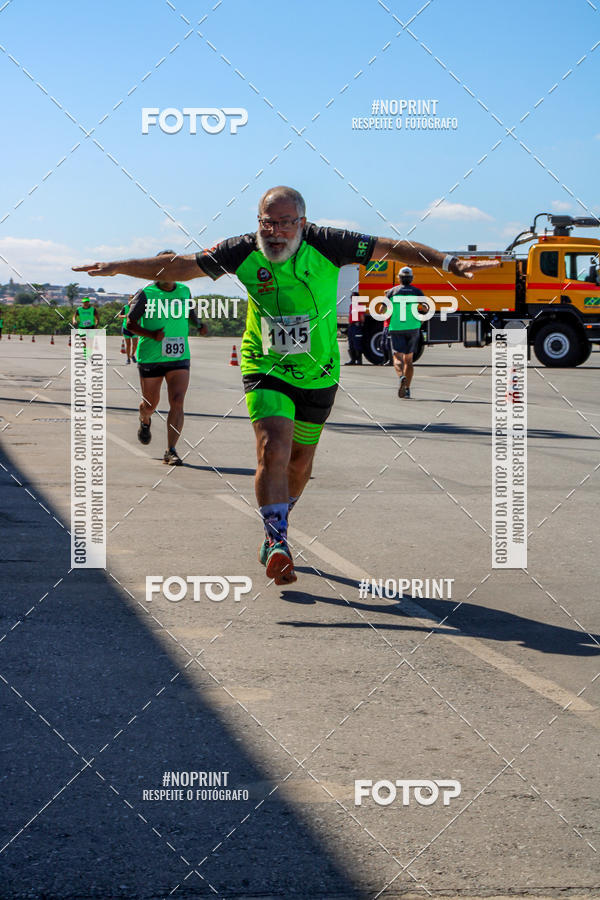 Achetez vos photos de l'vnementCorrida Hangar 942 sur Fotop