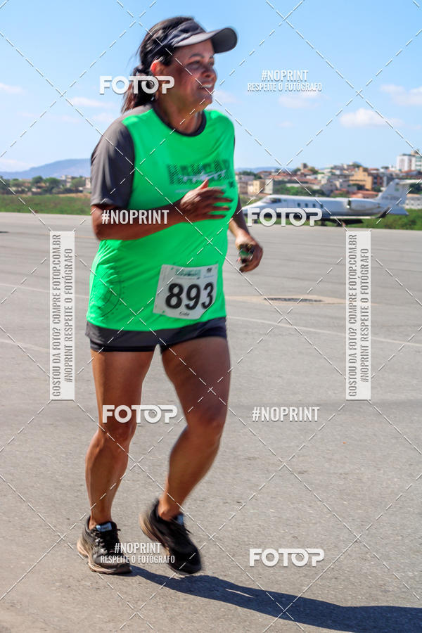 Achetez vos photos de l'vnementCorrida Hangar 942 sur Fotop