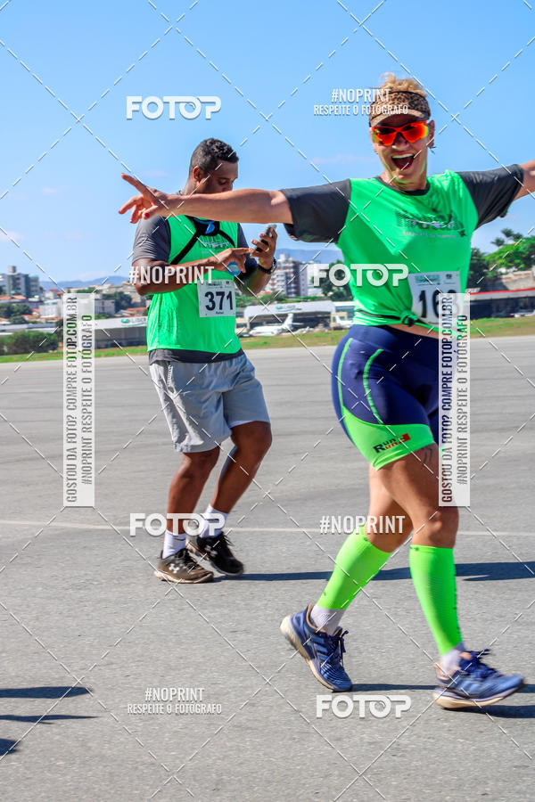 Achetez vos photos de l'vnementCorrida Hangar 942 sur Fotop