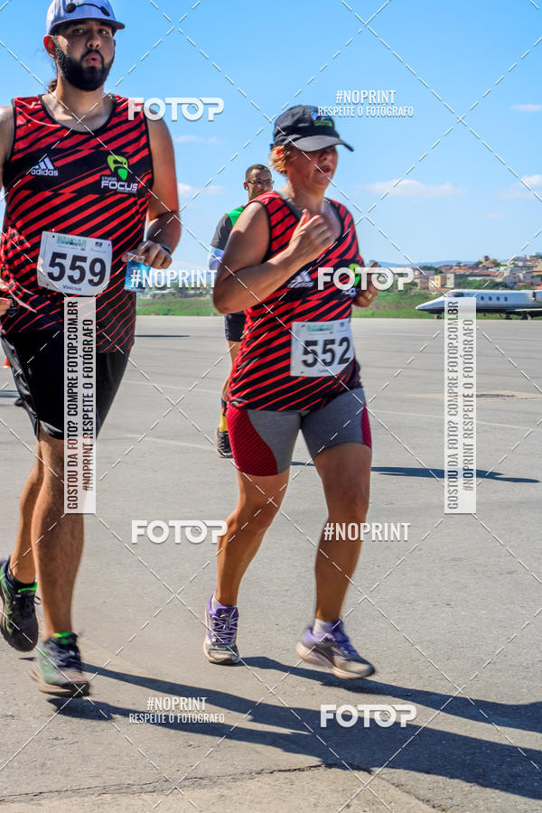 Achetez vos photos de l'vnementCorrida Hangar 942 sur Fotop