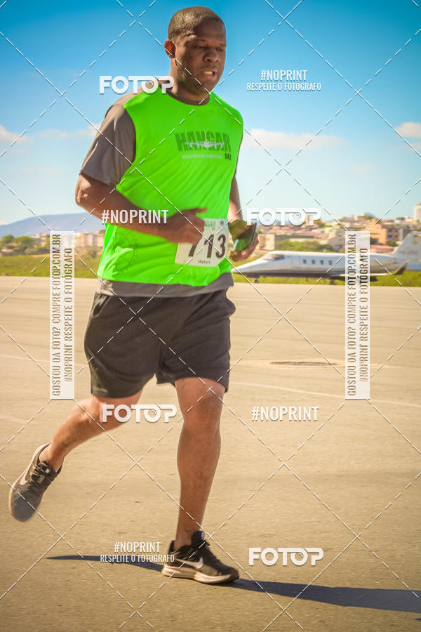 Achetez vos photos de l'vnementCorrida Hangar 942 sur Fotop