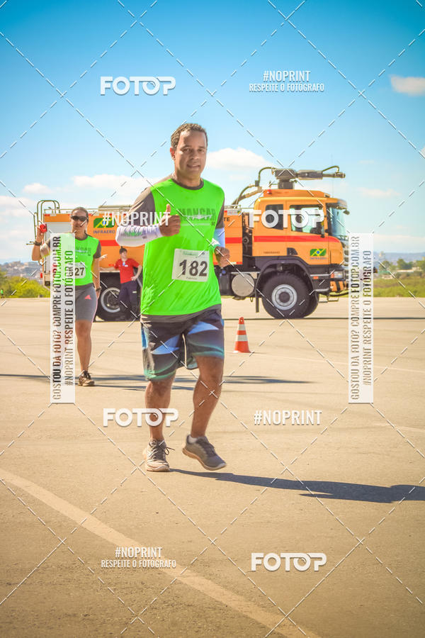 Achetez vos photos de l'vnementCorrida Hangar 942 sur Fotop