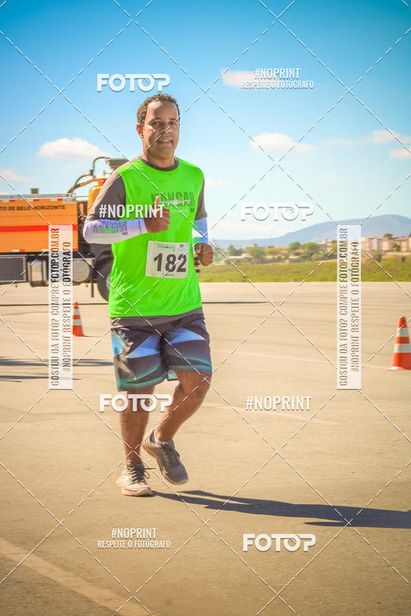 Achetez vos photos de l'vnementCorrida Hangar 942 sur Fotop