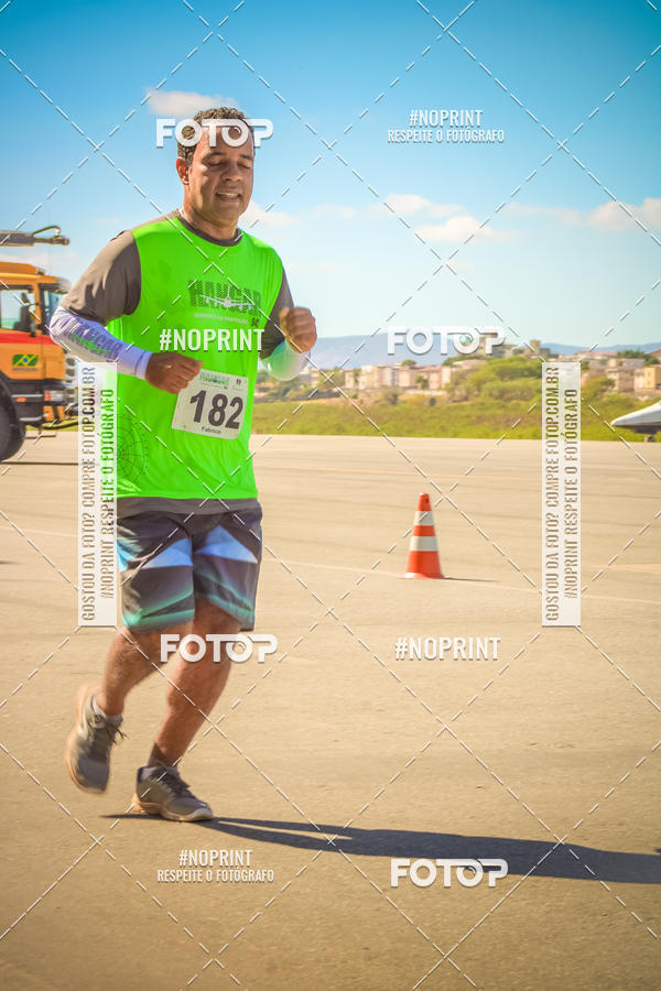 Achetez vos photos de l'vnementCorrida Hangar 942 sur Fotop