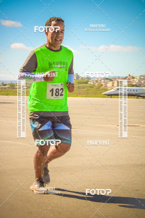 Achetez vos photos de l'vnementCorrida Hangar 942 sur Fotop