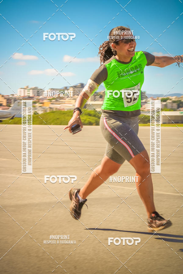 Achetez vos photos de l'vnementCorrida Hangar 942 sur Fotop