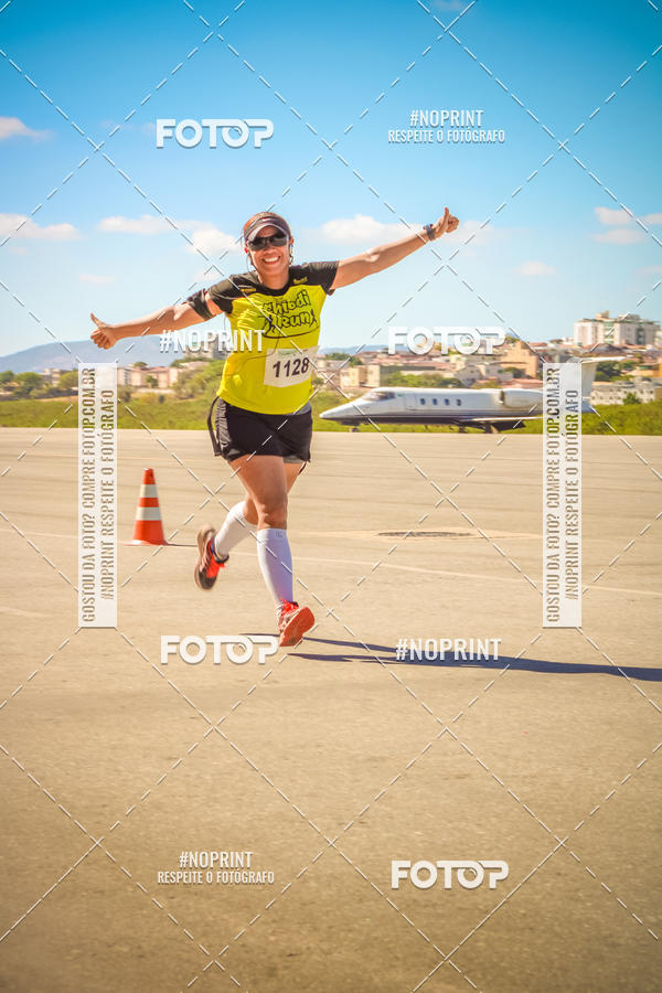 Achetez vos photos de l'vnementCorrida Hangar 942 sur Fotop