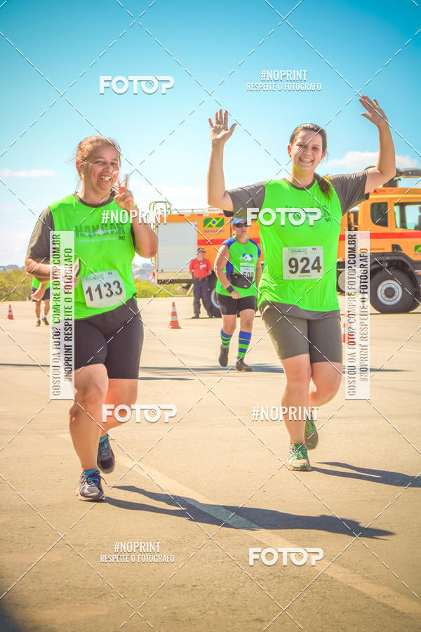 Buy your photos of the eventCorrida Hangar 942 on Fotop