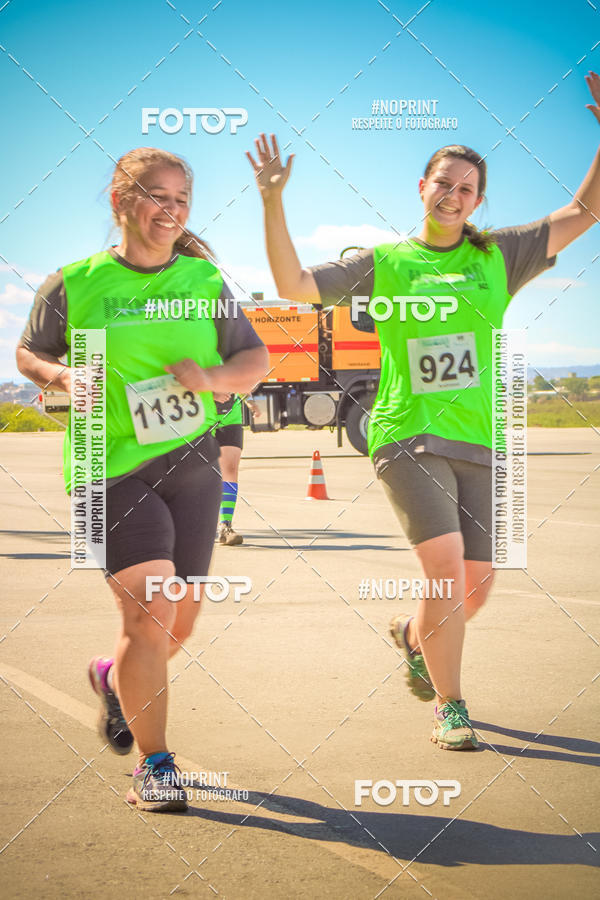 Buy your photos of the eventCorrida Hangar 942 on Fotop
