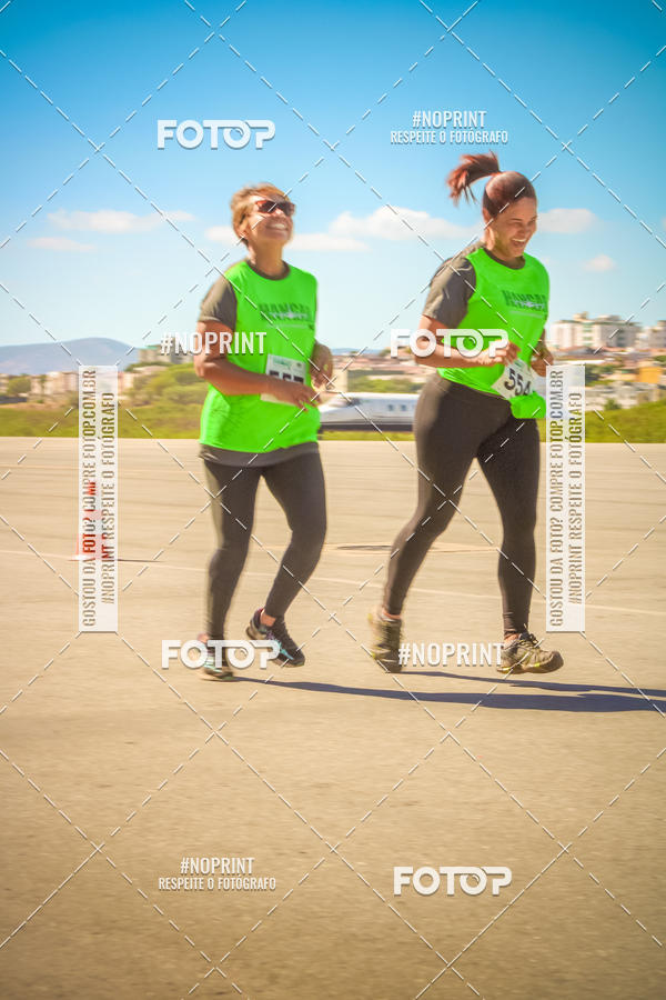 Compra tus fotos del eventoCorrida Hangar 942 En Fotop