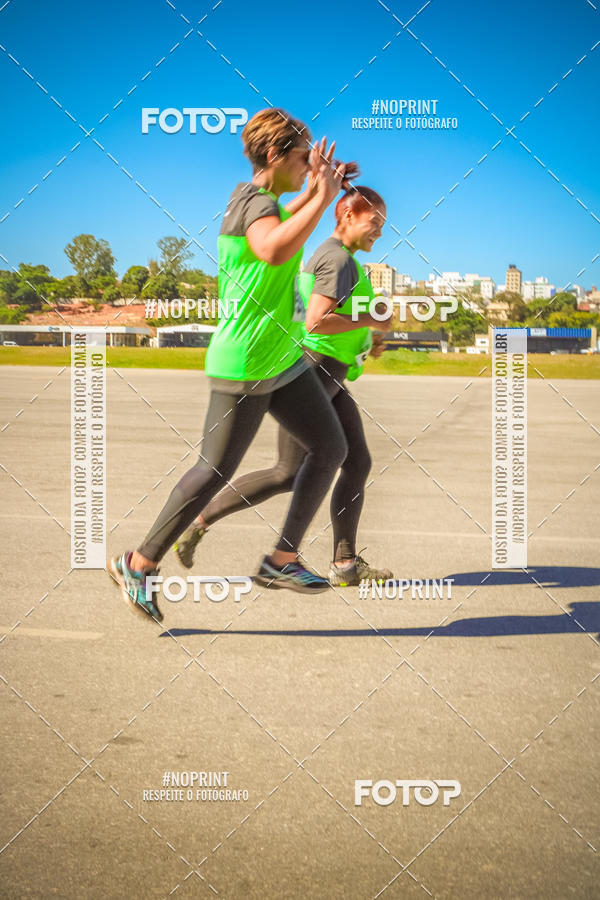 Compra tus fotos del eventoCorrida Hangar 942 En Fotop