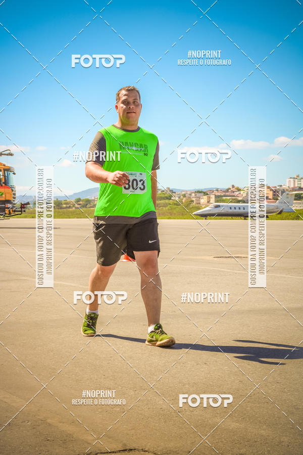 Achetez vos photos de l'vnementCorrida Hangar 942 sur Fotop