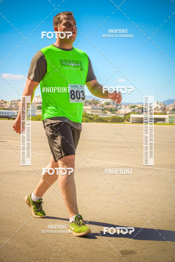 Achetez vos photos de l'vnementCorrida Hangar 942 sur Fotop