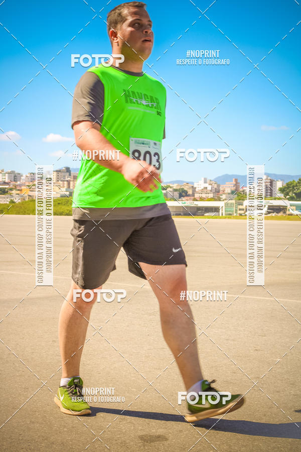 Achetez vos photos de l'vnementCorrida Hangar 942 sur Fotop