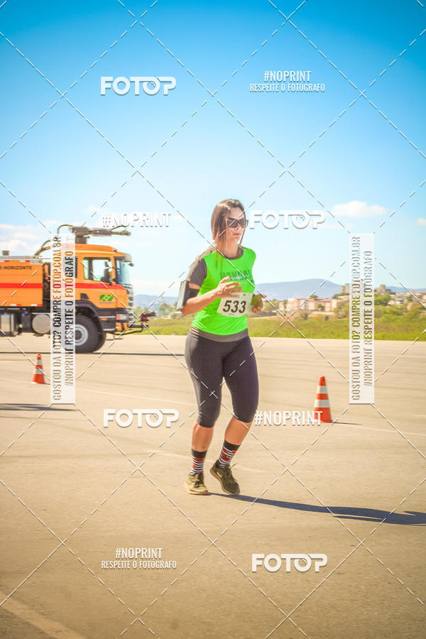 Achetez vos photos de l'vnementCorrida Hangar 942 sur Fotop