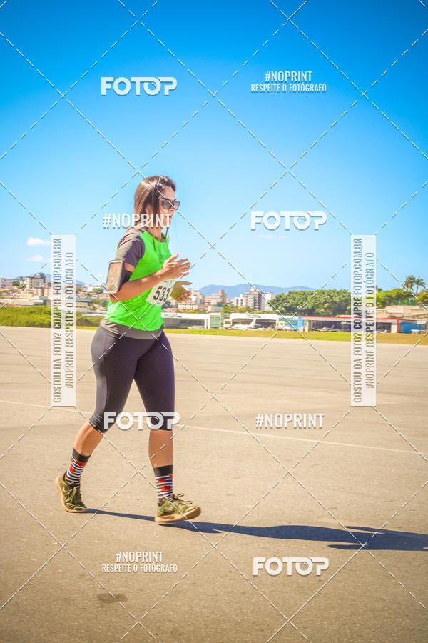 Achetez vos photos de l'vnementCorrida Hangar 942 sur Fotop