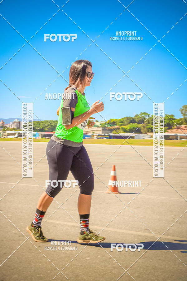 Achetez vos photos de l'vnementCorrida Hangar 942 sur Fotop