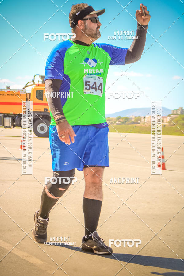 Compra tus fotos del eventoCorrida Hangar 942 En Fotop